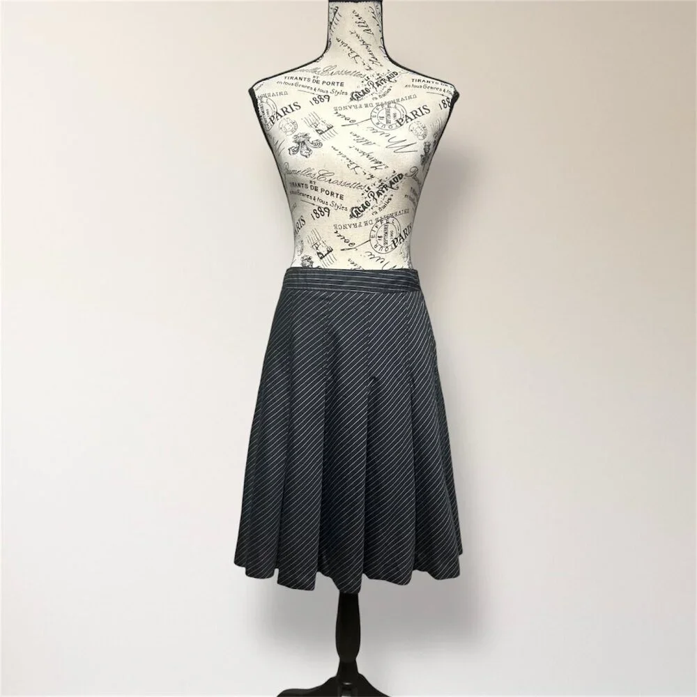 Theory Women's 4 Black Tan Pinstripe Pleated A-Line Skirt Office Career Academia - Picture 2 of 9